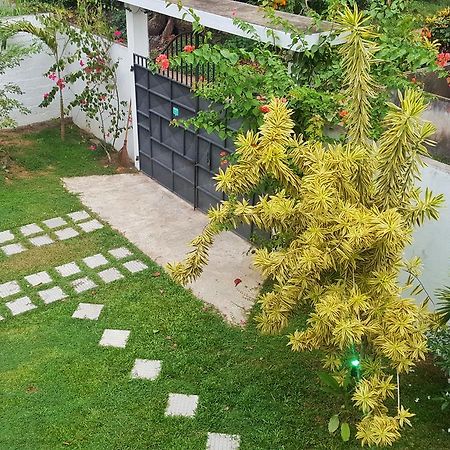 Villa Happy Home Bentota Kültér fotó