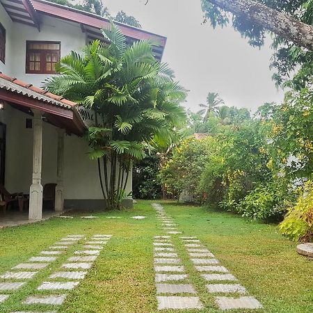 Villa Happy Home Bentota Kültér fotó